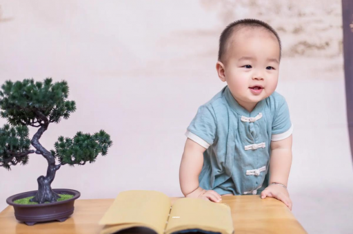 阳泉六个月宝宝摇头正常吗